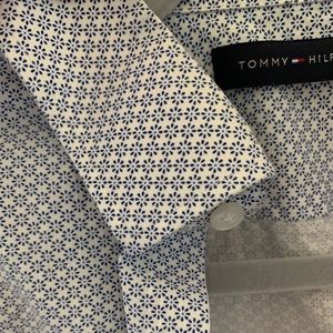 TOMMY HILFIGER SLIM FIT BLUE AND WHITE BUTTON DOWN